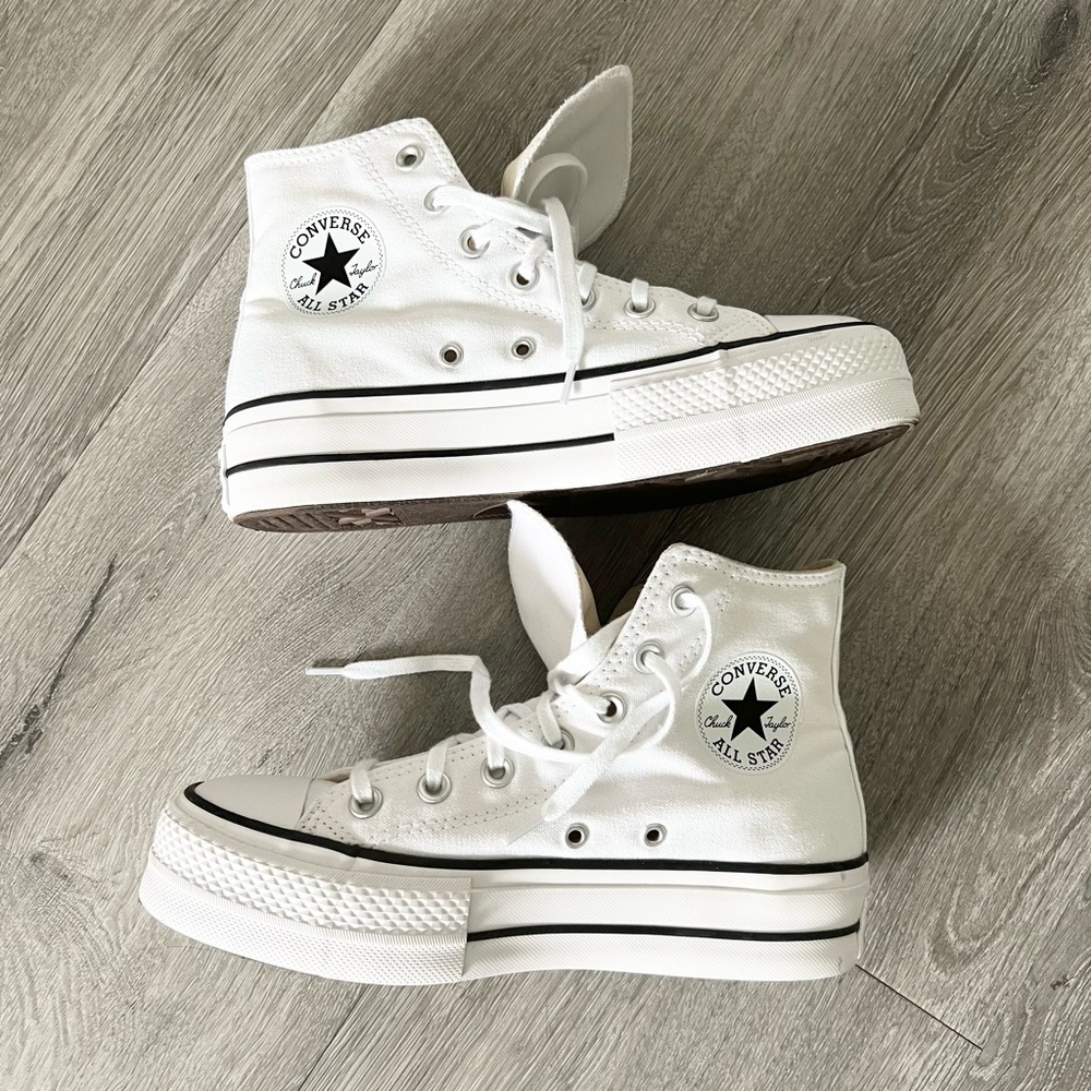 Women Chuck Taylor All Star Lift Platform Size 7